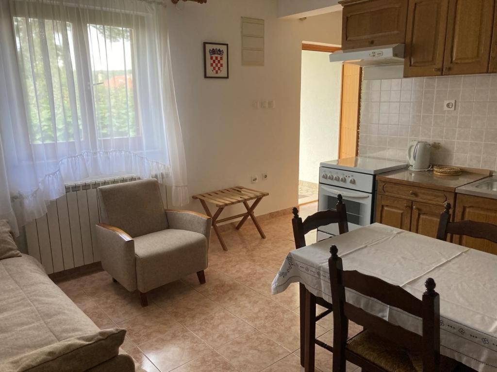 Ija Apartment คิร์ก ภายนอก รูปภาพ